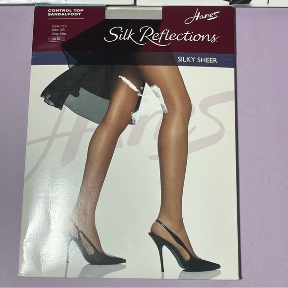 NWT Hanes Silk Reflections Size AB Silky Sheer Pantyhose Control Top Sandlefoot - Picture 2 of 16